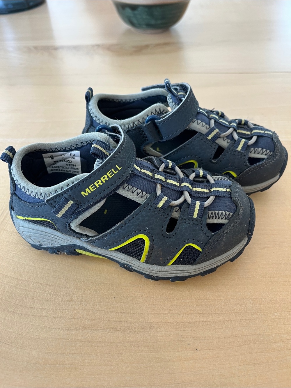 Merrell little kids open sneakers /hydro sandals